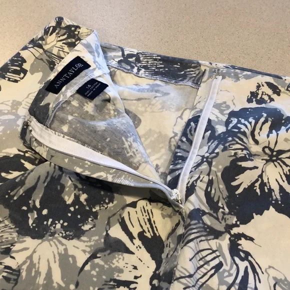 ANN TAYLOR FLORAL BLUE GRAY A LINE MINI SKIRT PLUS SIZE 14 - Picture 8 of 12